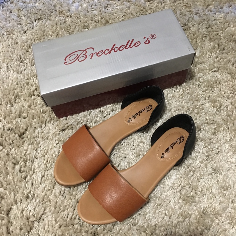 [NWOT]Breckelle’s Sandals